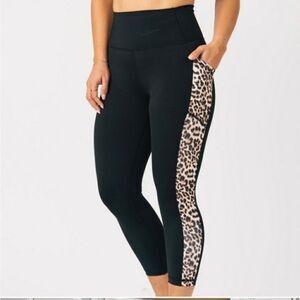 Zyia Active Brilliant Leopard Leggings Pocket High-rise Crop Capri 8-10